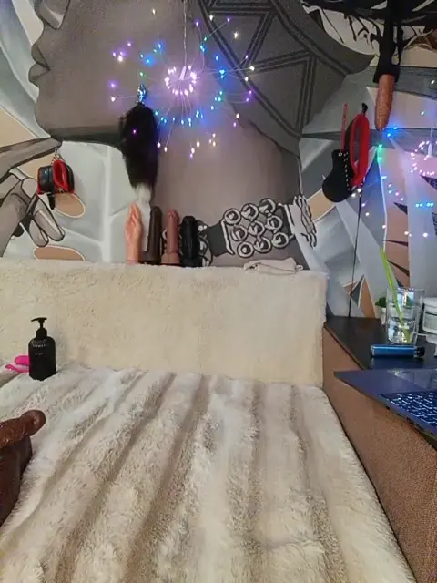 dianaahtender