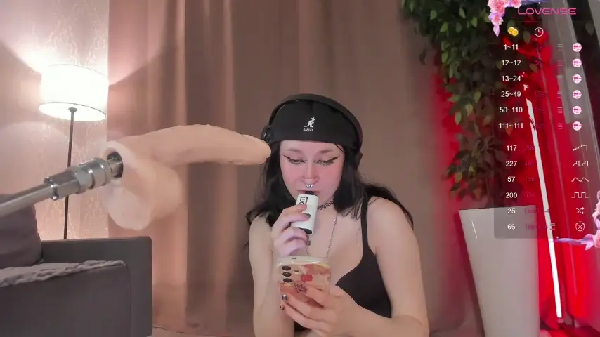 juicy-vikki