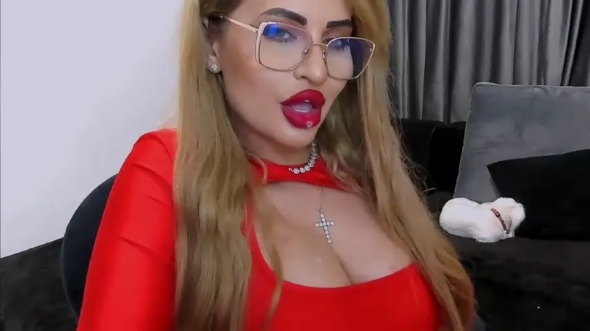 lovelyblondyx
