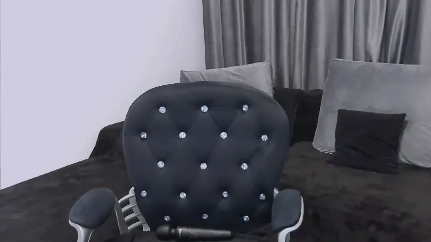 lovelyblondyx