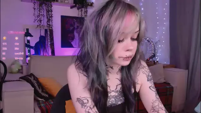 _lollyshy_