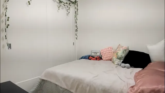 ariah_is_blonde