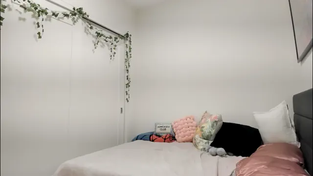 ariah_is_blonde