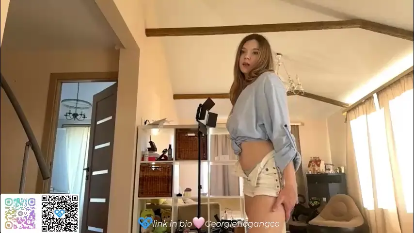 chloe_show
