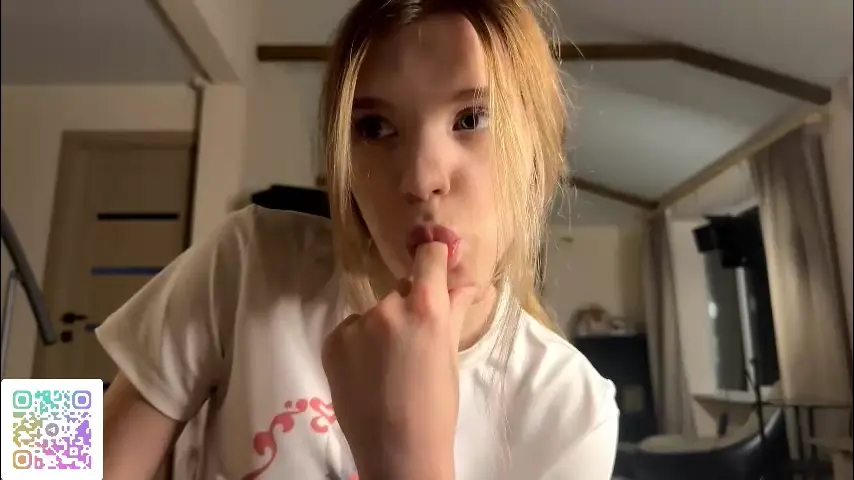 chloe_show