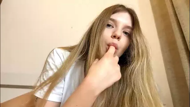 chloe_show