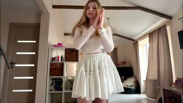 chloe_show