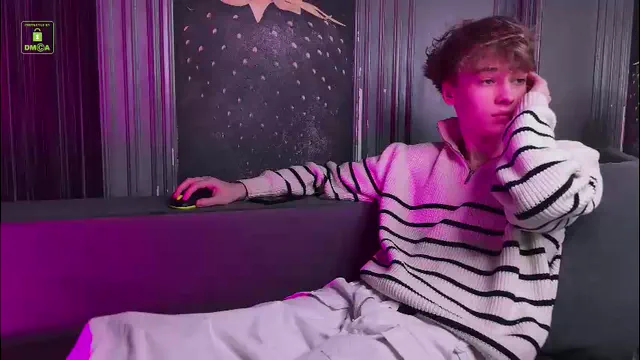 curlytwinkboy