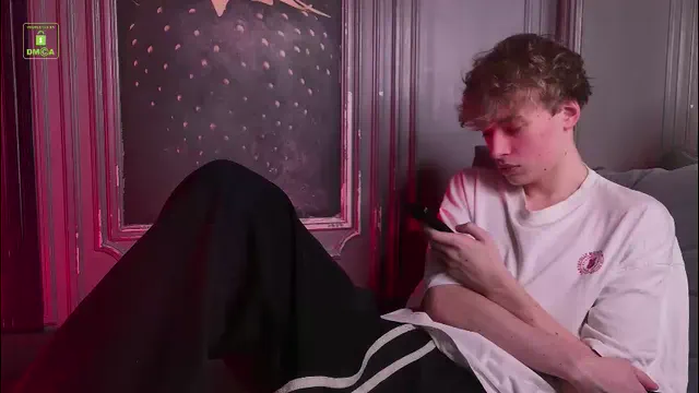 curlytwinkboy