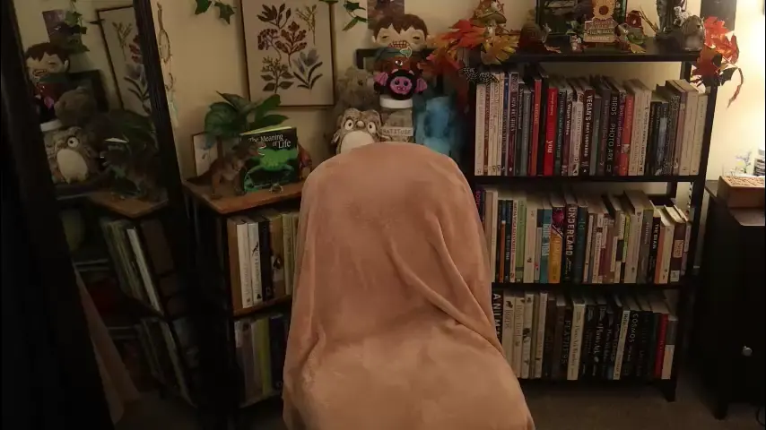 ellynaomi