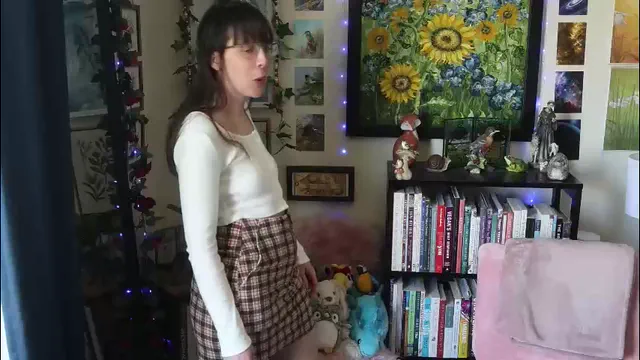 ellynaomi
