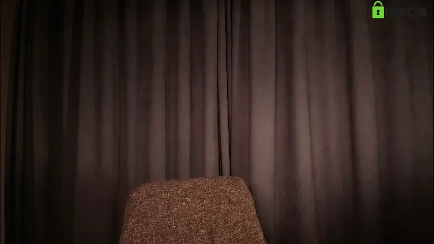 hollyextra