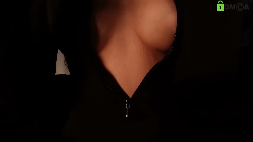 hollyextra