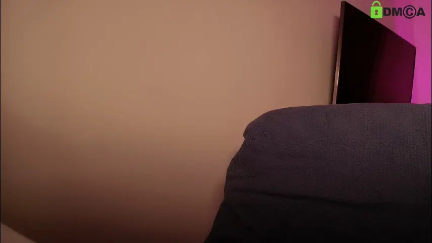 hollyextra