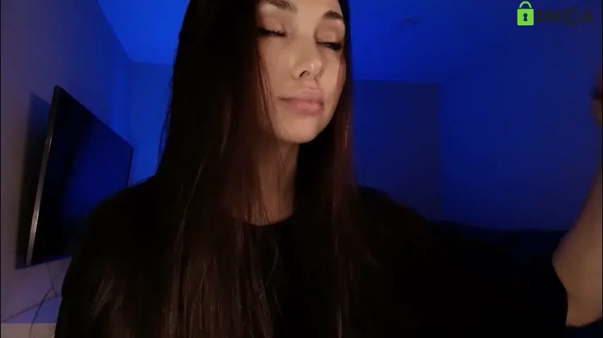hollyextra