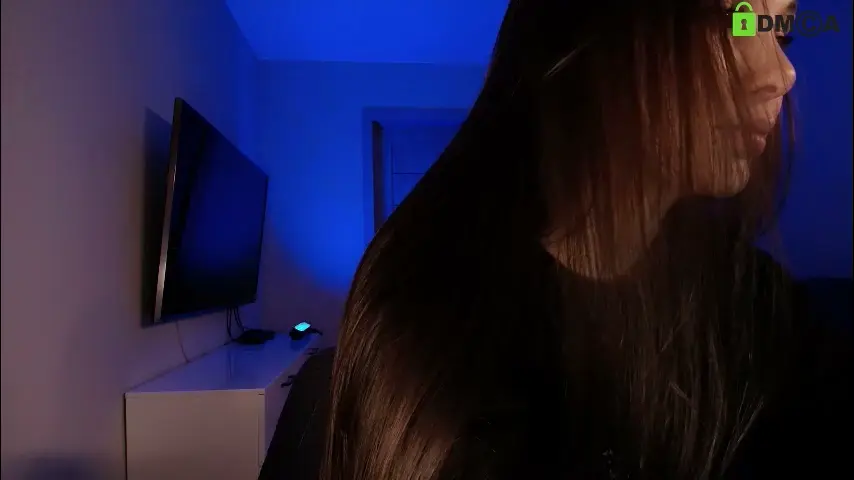 hollyextra