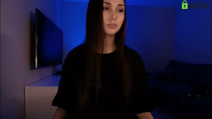 hollyextra