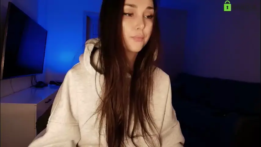 hollyextra