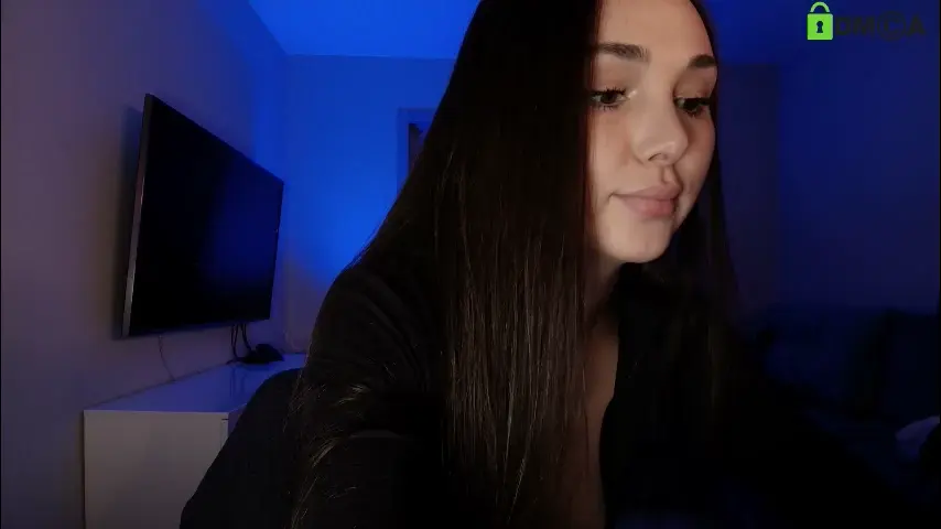 hollyextra
