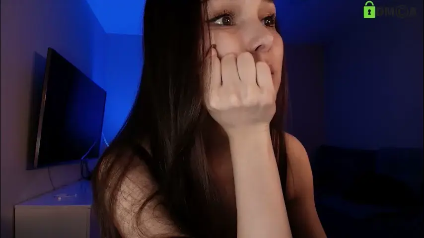 hollyextra