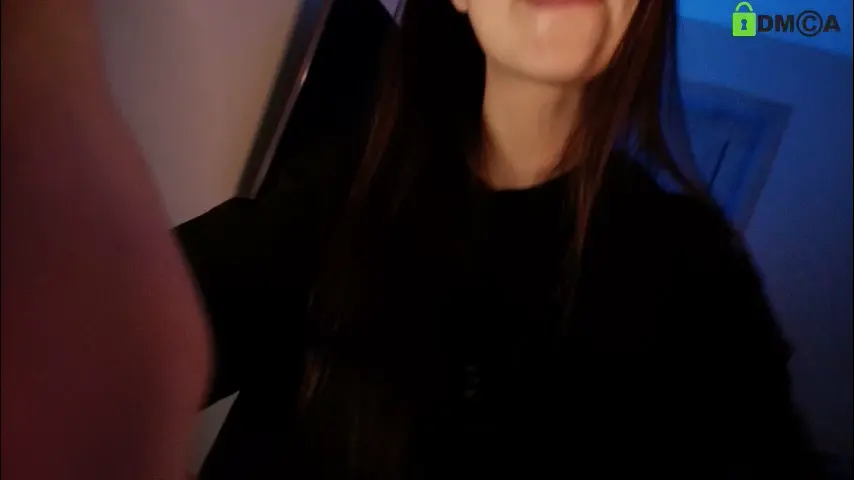 hollyextra