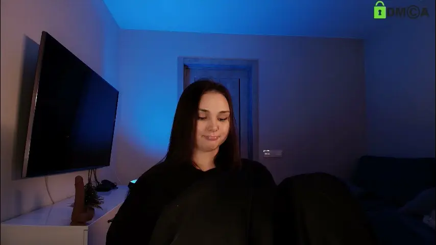 hollyextra