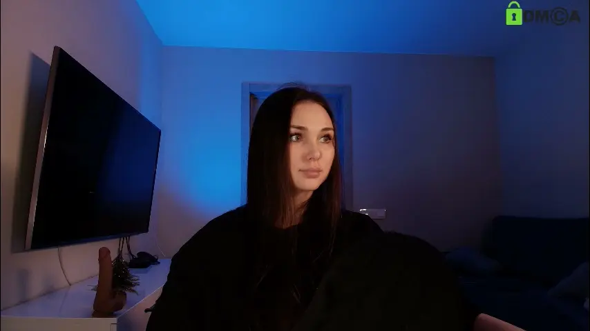 hollyextra