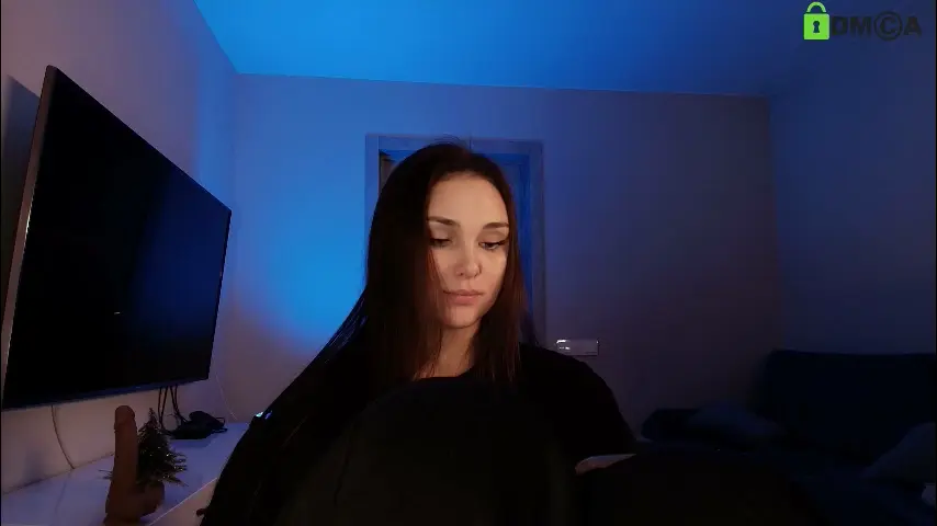 hollyextra