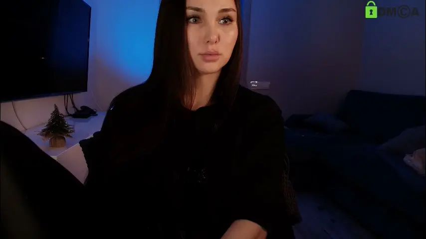 hollyextra