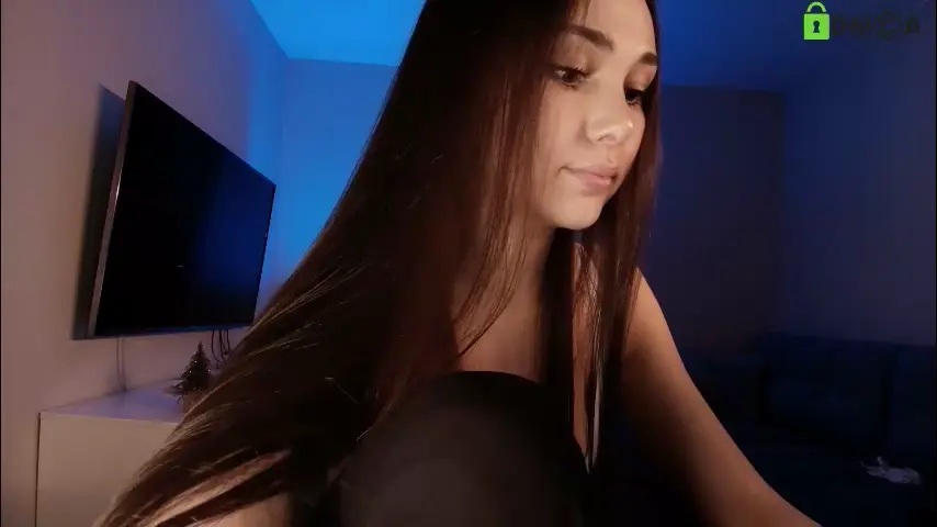 hollyextra
