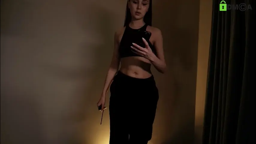 hollyextra
