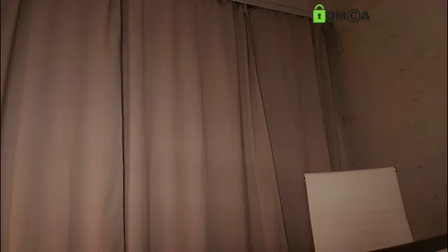 hollyextra