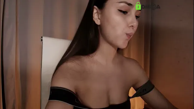 hollyextra