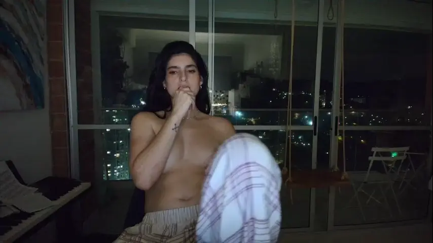 hollyshit_