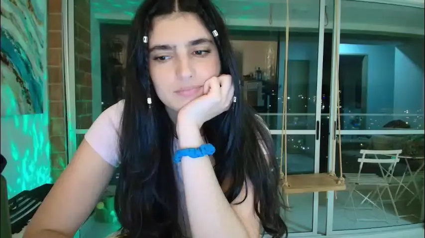 hollyshit_