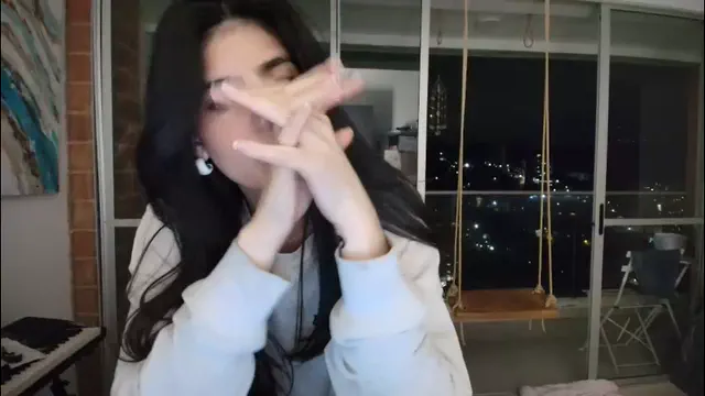 hollyshit_