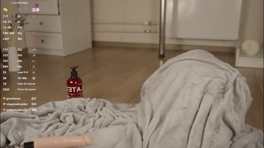 jennyplaudis_