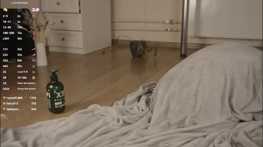 jennyplaudis_