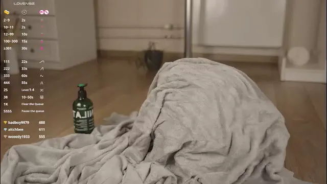 jennyplaudis_