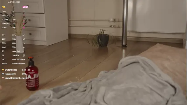 jennyplaudis_