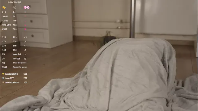 jennyplaudis_
