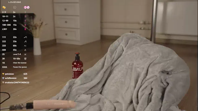 jennyplaudis_