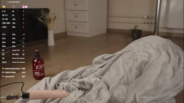jennyplaudis_