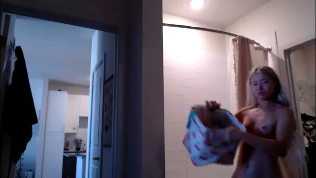 lilyyymonroee