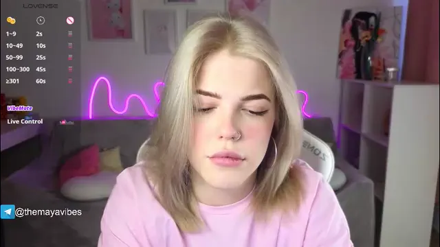 maya_blonde18