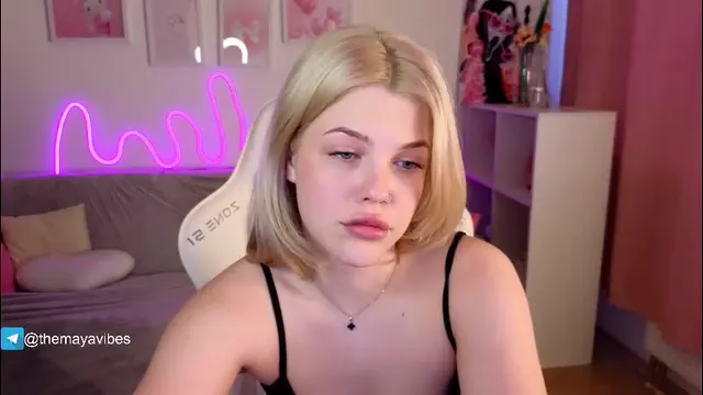 maya_blonde18
