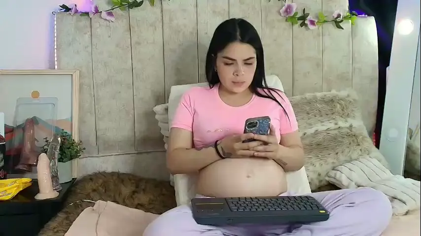 samy_pregnant21