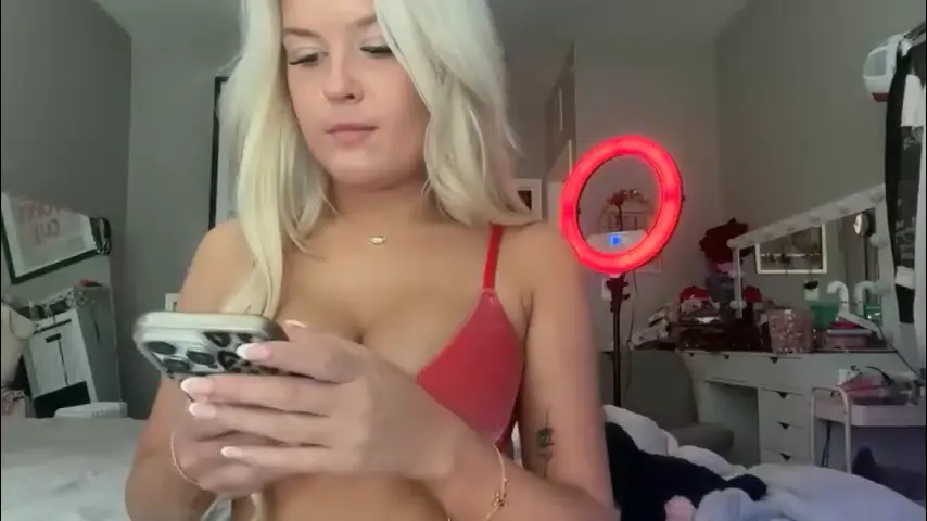 theblondeetwinss