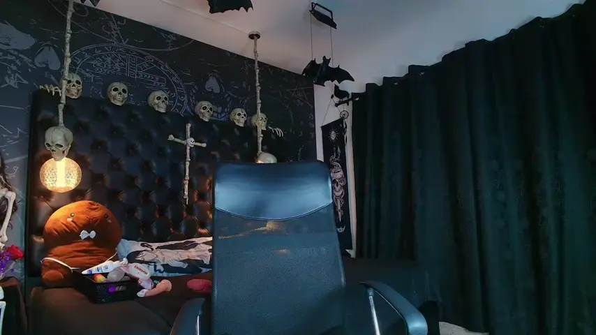 alexhoe_