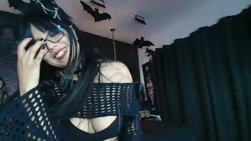 alexhoe_